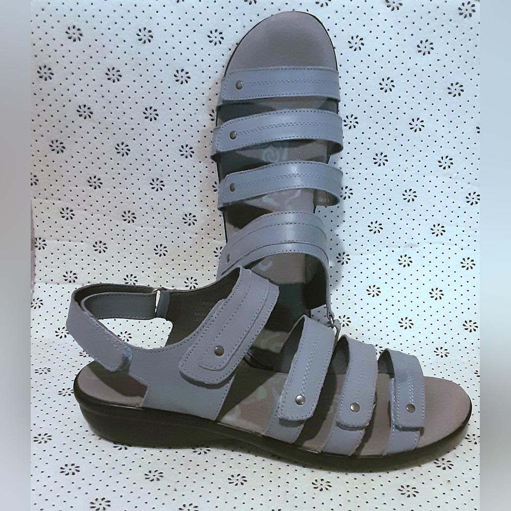 Propet' Strappy Leather Sandals 5 adjustable straps